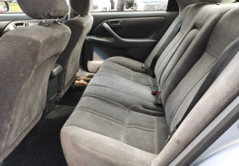 Подержанный автомобиль Toyota Camry Sedan 1996 года (11 фото)