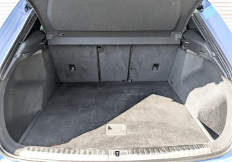 Подержанный автомобиль Audi Q3 2019 года (10 фото)