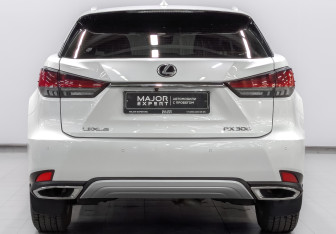Подержанный автомобиль Lexus RX 2020 года (6 фото)