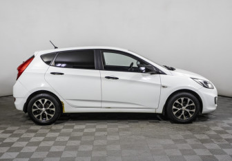 Подержанный автомобиль Hyundai Solaris Hatchback 2012 года (3 фото)