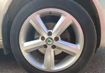 Подержанный автомобиль Skoda Octavia Liftback 2012 года (9 фото)