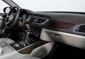 Подержанный автомобиль Audi A6 Sedan 2015 года (9 фото)