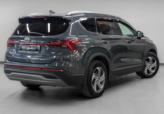 Подержанный автомобиль Hyundai Santa Fe 2023 года (5 фото)