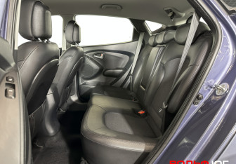 Подержанный автомобиль Hyundai ix35 2012 года (10 фото)