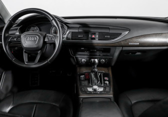Подержанный автомобиль Audi A7 2014 года (12 фото)