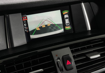 Подержанный автомобиль BMW X4 2017 года (18 фото)