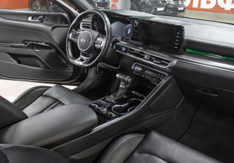Подержанный автомобиль Kia K5 2020 года (11 фото)