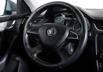 Подержанный автомобиль Skoda Octavia Wagon 2014 года (12 фото)
