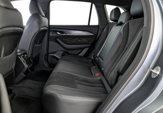 Подержанный автомобиль Geely Monjaro 2024 года (18 фото)