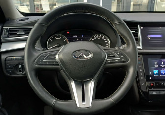 Подержанный автомобиль Infiniti QX50 2019 года (13 фото)