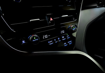 Подержанный автомобиль Toyota Camry Sedan 2022 года (26 фото)