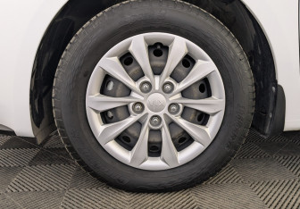 Подержанный автомобиль Kia Cerato Sedan 2019 года (12 фото)