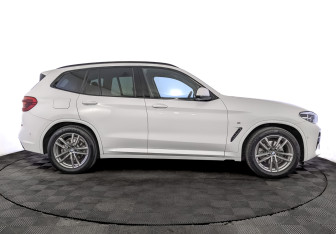 Подержанный автомобиль BMW X3 2020 года (4 фото)