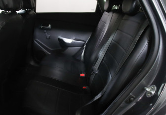 Подержанный автомобиль Kia Rio Hatchback 2013 года (11 фото)