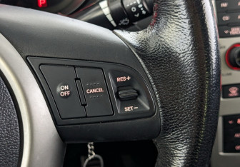 Подержанный автомобиль Kia Cerato Sedan 2009 года (27 фото)