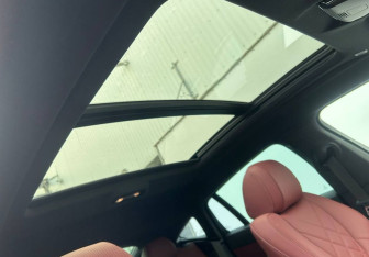Подержанный автомобиль BMW X6 2023 года (12 фото)
