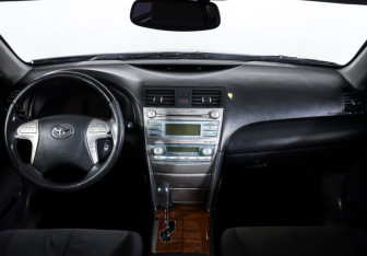 Подержанный автомобиль Toyota Camry Sedan 2007 года (12 фото)