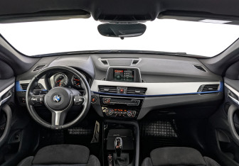 Подержанный автомобиль BMW X1 2019 года (14 фото)