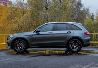 Подержанный автомобиль Mercedes-Benz GLC AMG 2016 года (6 фото)