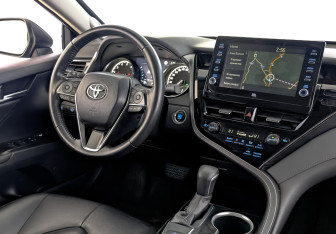 Подержанный автомобиль Toyota Camry Sedan 2021 года (30 фото)