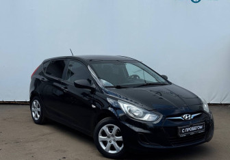 Подержанный автомобиль Hyundai Solaris Hatchback 2013 года (3 фото)