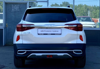 Подержанный автомобиль Kia Seltos 2021 года (6 фото)