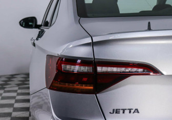 Подержанный автомобиль Volkswagen Jetta Sedan 2020 года (6 фото)