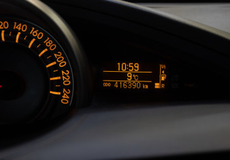 Подержанный автомобиль Toyota Verso 2009 года (13 фото)