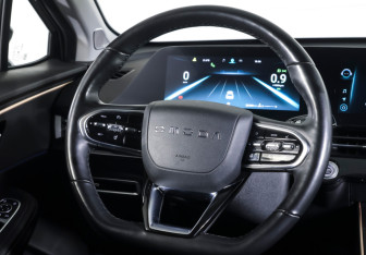Подержанный автомобиль Omoda C5 2023 года (13 фото)