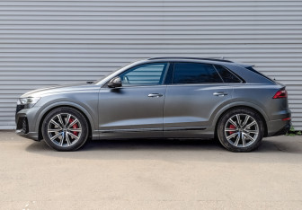 Подержанный автомобиль Audi SQ8 2024 года (8 фото)