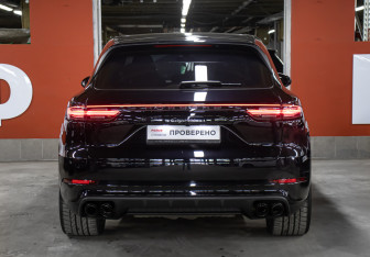 Подержанный автомобиль Porsche Cayenne 2021 года (6 фото)