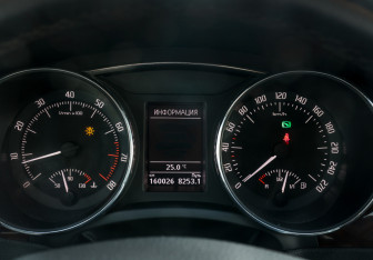 Подержанный автомобиль Skoda Superb Liftback 2014 года (13 фото)