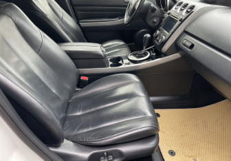 Подержанный автомобиль Mazda CX-7 2011 года (9 фото)
