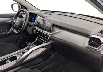 Подержанный автомобиль Geely Coolray 2023 года (13 фото)