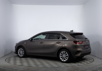 Подержанный автомобиль Kia Ceed Hatchback 2019 года (7 фото)