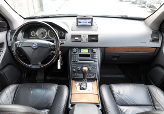Подержанный автомобиль Volvo XC90 2011 года (14 фото)