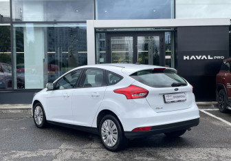 Подержанный автомобиль Ford Focus Hatchback 2018 года (7 фото)