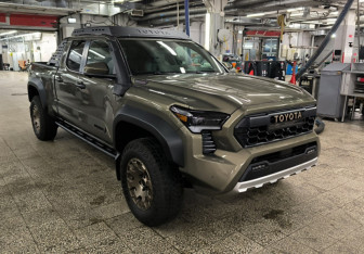 Новый Toyota Tacoma 2025 (2 фото)