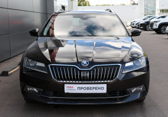 Подержанный автомобиль Skoda Superb Wagon 2016 года (2 фото)