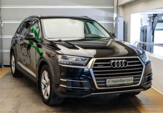 Подержанный автомобиль Audi Q7 2016 года (3 фото)