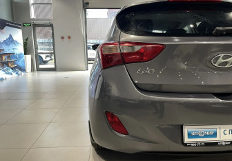 Подержанный автомобиль Hyundai i30 Hatchback 2012 года (8 фото)