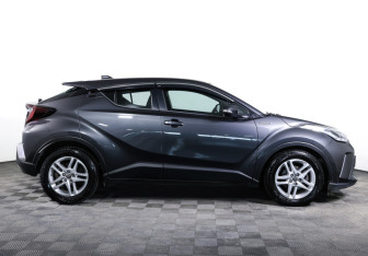 Подержанный автомобиль Toyota C-HR 2020 года (4 фото)