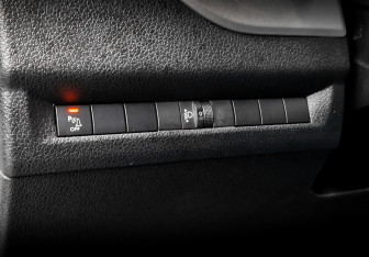 Подержанный автомобиль Peugeot Traveller 2022 года (28 фото)