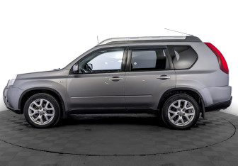 Подержанный автомобиль Nissan X-Trail 2013 года (8 фото)