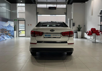 Подержанный автомобиль Kia Rio Sedan 2017 года (5 фото)
