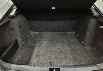 Подержанный автомобиль Skoda Octavia Liftback 2013 года (9 фото)