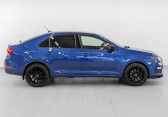 Подержанный автомобиль Skoda Rapid Liftback 2021 года (4 фото)