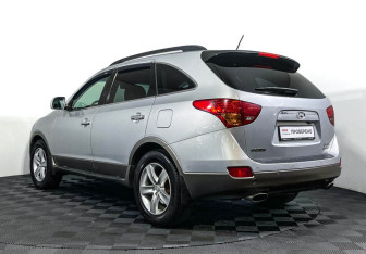 Подержанный автомобиль Hyundai ix55 2011 года (7 фото)