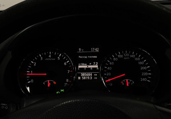 Подержанный автомобиль Nissan Qashqai 2012 года (20 фото)