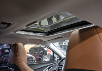 Подержанный автомобиль Omoda C5 2024 года (15 фото)